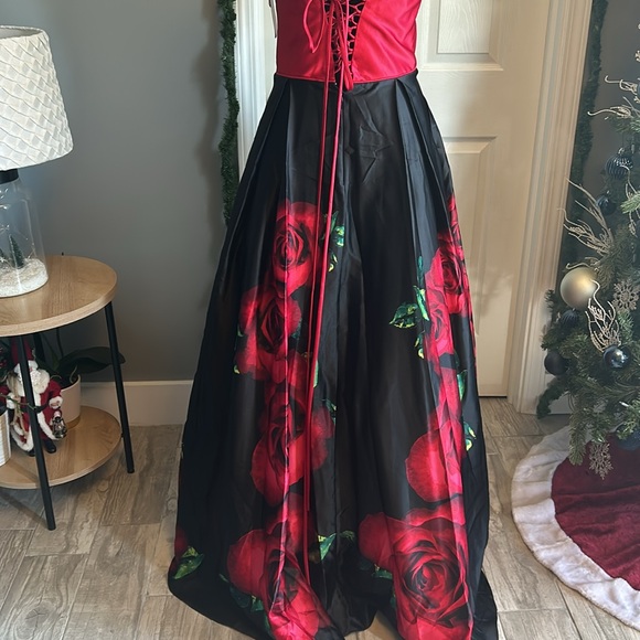 Roses Stacy Skylar - Picture 14 of 16